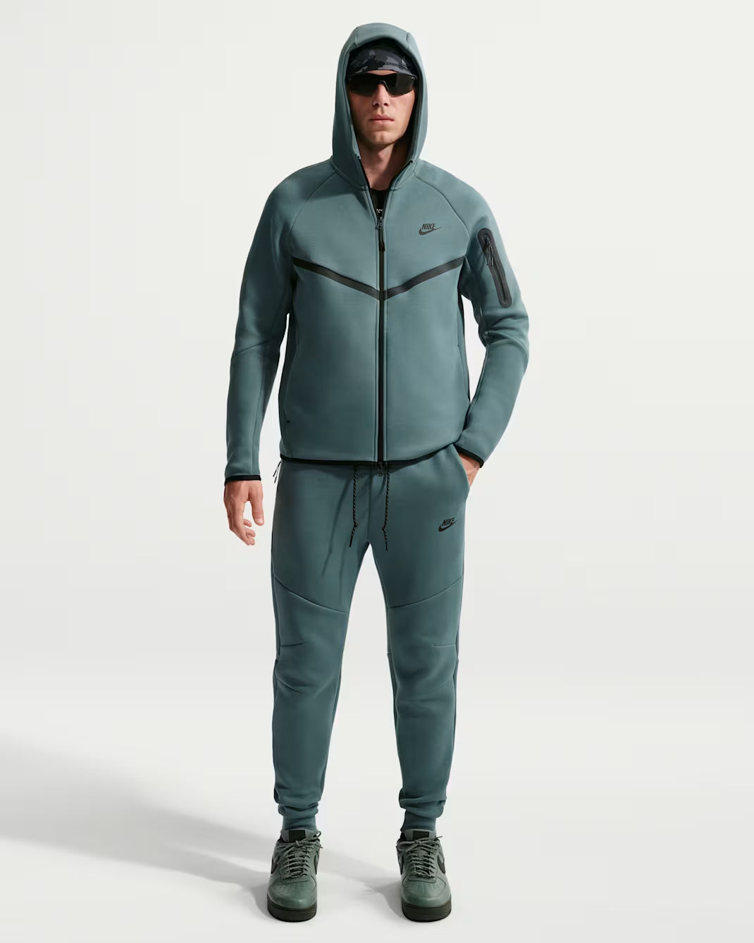 Nike Tech